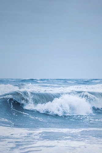 Große Welle an der Nordseeküste