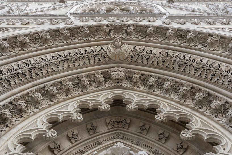 Sculpture au-dessus de la porte, la cathédrale de Zagreb par Rietje Bulthuis