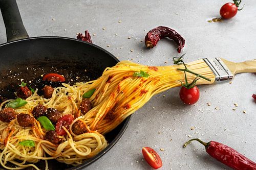 Spaghetti mit Pinsel - Essen