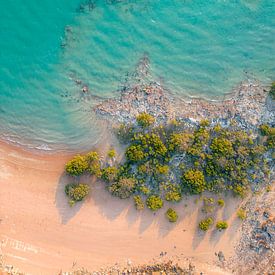 Une plage colorée vue du ciel sur Esmay Vermeulen