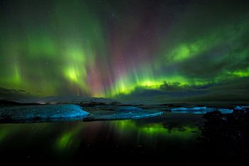 Magical northern lights over icebergs