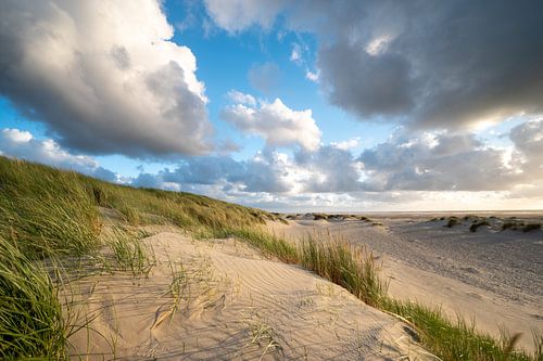 Hollandse lucht boven het noordzeestrand