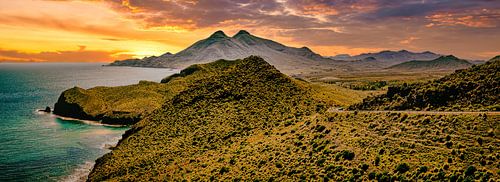 Panorama Landschap Zonsondergang bij Cabo de gata in Andalucia Spanje