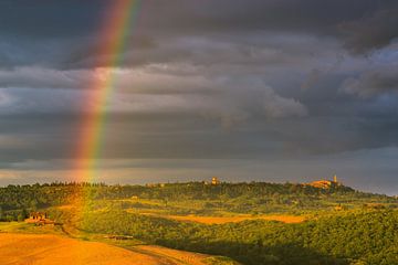 Regenbogen über Pienza, Toskana, Italien von Henk Meijer Photography