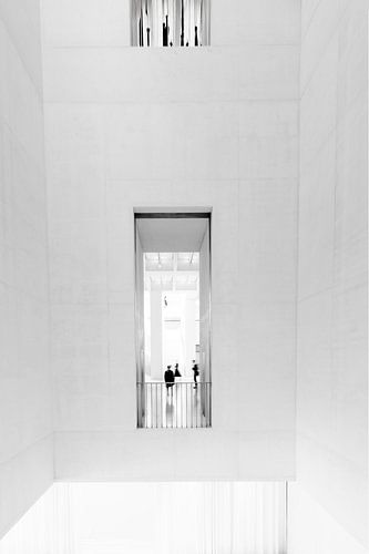 Zwischen den Etagen des Museums in Warschau von ard bodewes