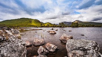 Lake near Tyndrum van Freddy Hoevers