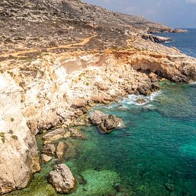 Għar Lapsi bay by Ralf Bankert