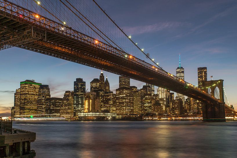 New York Manhatten en Brooklyn Bridge vanaf Brooklyn van Waterpieper Fotografie