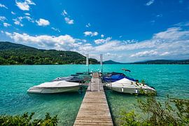 Uitzicht over de Woerthersee van Andreas Völkel