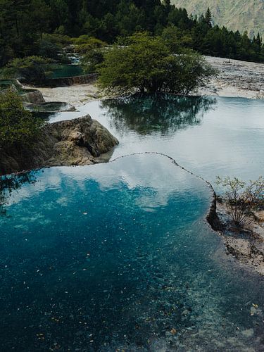 Blauwe meren in Jiuzhaigou nationaal park | China