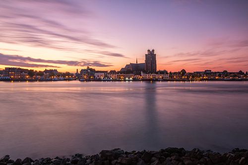 Rode zonsopkomst bij Dordrecht