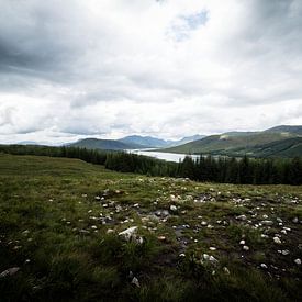 Offene Landschaft in den schottischen Highlands von Ken Costers