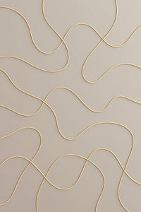 Modern Verspielte Linien in modernem Relief in Taupe