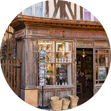Winkeltje in Frans dorp - Normandië - Frankrijk van Martijn Joosse
