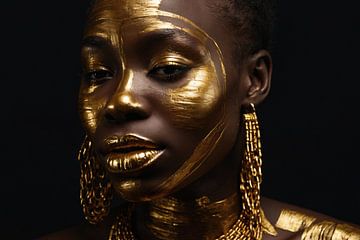 Elegant Golden Portrait of a Woman by De Muurdecoratie