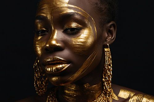 Elegante Gouden Portret van een Vrouw
