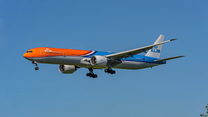 Landung einer KLM Boeing 777-300 Passagiermaschine.
