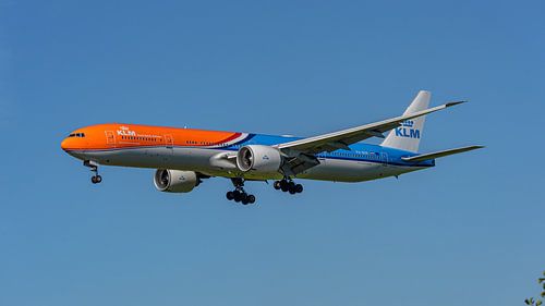 Landende KLM Boeing 777-300 passagiersvliegtuig.