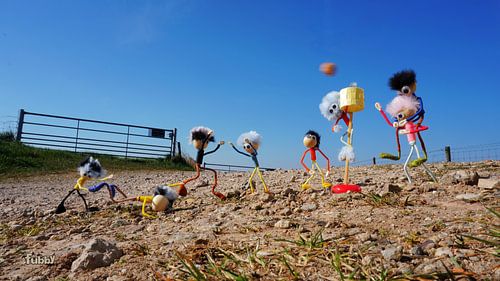Fubby spielt Korfball, ob er gewinnt oder verliert.