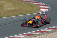 Max in das Red Bull Formel 1 2011 Auto ein (RB7)