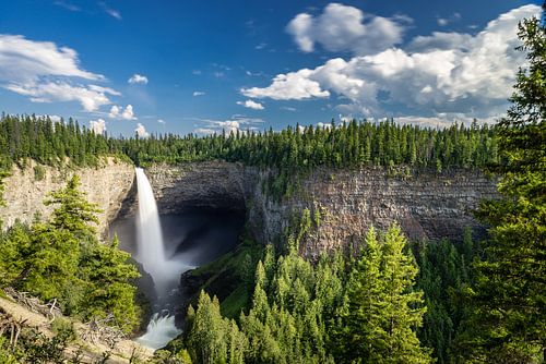 Helmcken Falls by Peter Vruggink