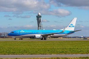KLM Boeing 737-800 hebt von der Polderbaan ab.