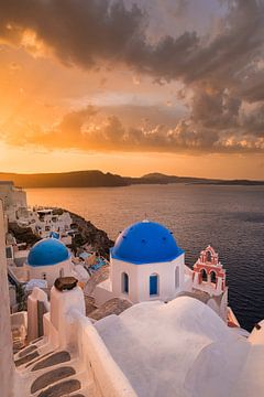 Sonnenaufgang in Santorin von Michael Abid