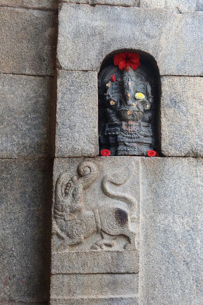 Travel photography: niche in Lepakshi temple with Ganesha, India by Danielle Roeleveld
