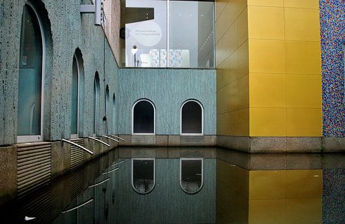 Groninger Museum weerspiegeling.