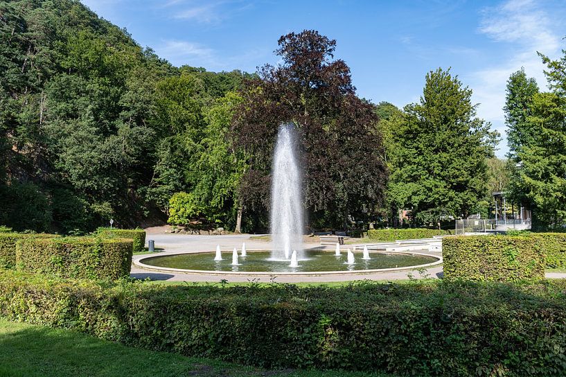 Fountein in Parc des 7 heures by Richard Wareham