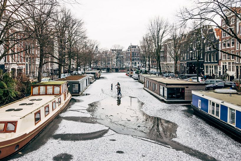 Winter scene in Amsterdam von Brian Sweet