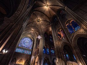 Het interieur van de Notre-Dame in Parijs
