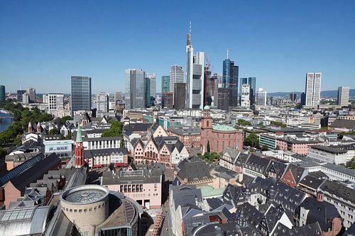 Altstadt und Skyline