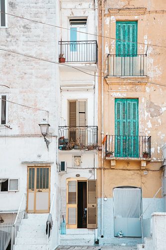 Pastelkleurige huizen in Bari, Puglia