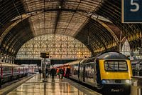 Trein in Kings Cross Station in Londen