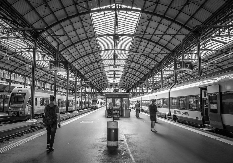Lucerne station by Stefan Lok