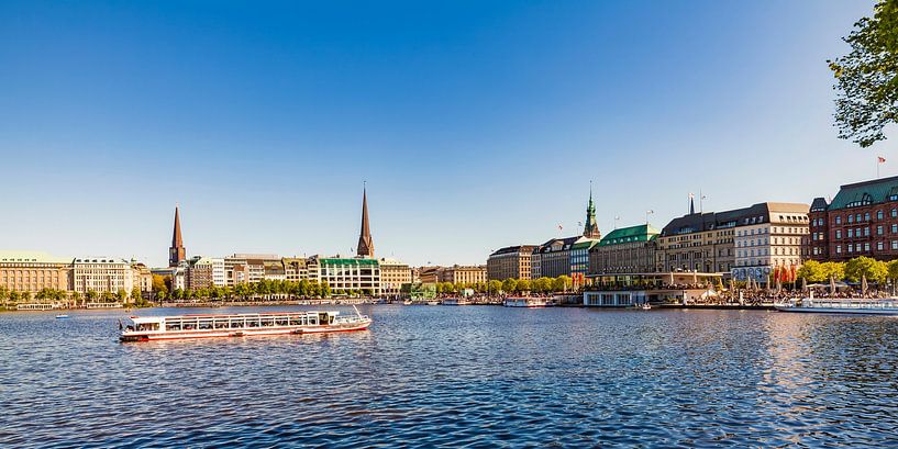 Binnenalster and Jungfernstieg in Hamburg by Werner Dieterich