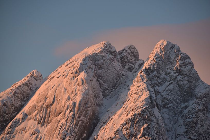 Coloured snow-capped mountains by Hoven Fotografie