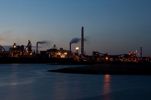Tatasteel (Corus hoogovens) IJmuiden bij nacht