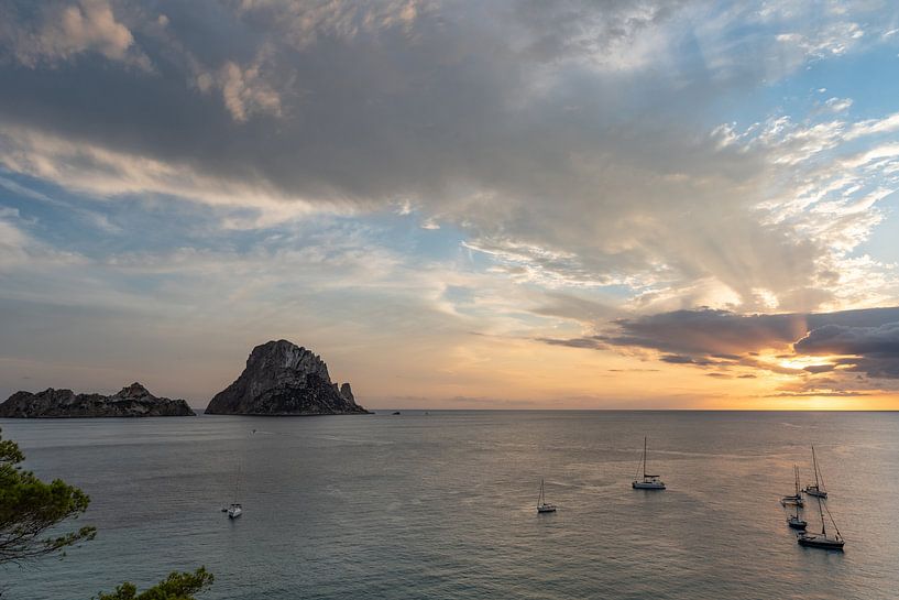 Sonnenuntergang Cala d'hort Ibiza, Es Vedra von Danielle Bosschaart