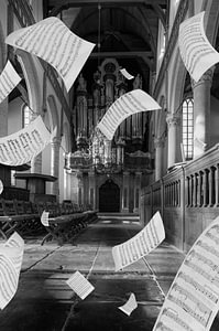 Verlassen Sie die Kirche vor dem Gesang