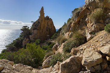 Falla del Moraig - Felsen und das Mittelmeer