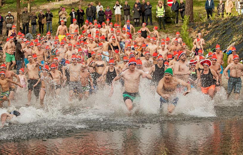 Nieuwjaarsduik Brunssum 2016 par John Kreukniet