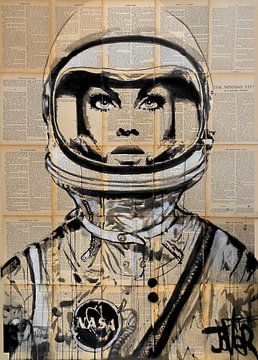 Orbit - Female Astronaut von LOUI JOVER