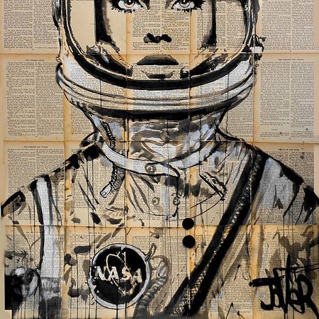 Orbit - Female Astronautvon LOUI JOVER