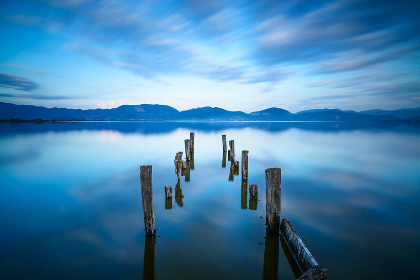 Pierresten aan het Massaciuccoli meer. Italië van Stefano Orazzini