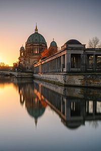 La cathédrale de Berlin au lever du soleil