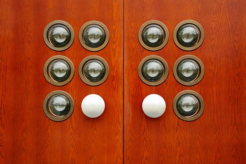 Türen des Berliner Kongresszentrums