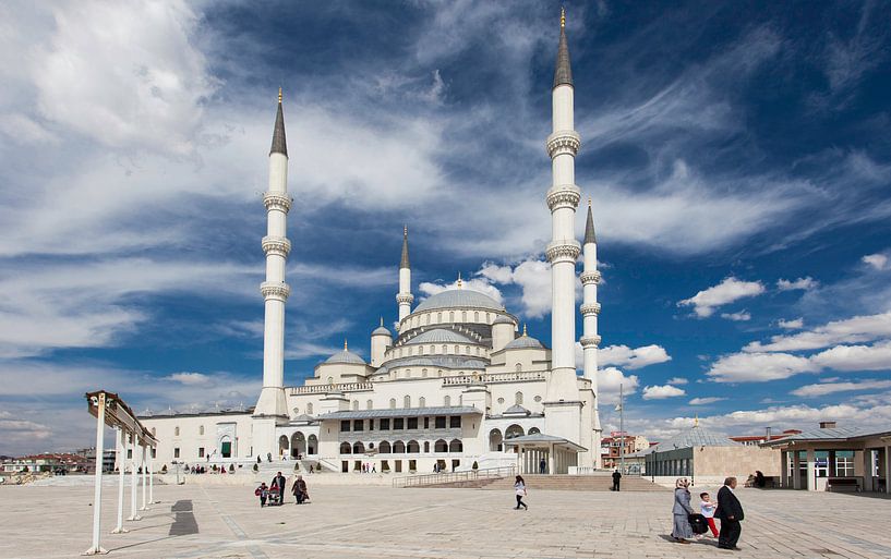 Kocatepe Moskee - Ankara, Turkije van Bart van Eijden