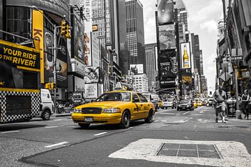 Cabines jaunes sur Times Square sur Hannes Cmarits